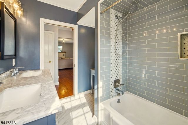 21 Readington Rd, Readington Twp., NJ 08889