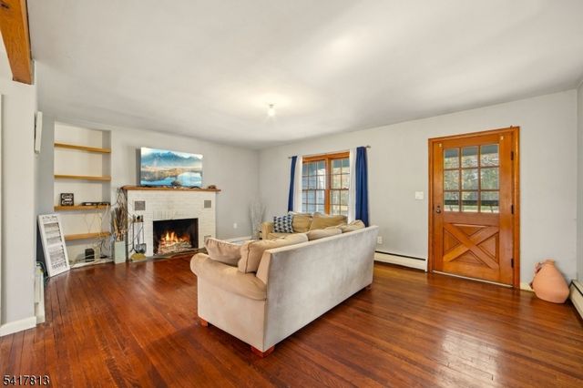 21 Readington Rd, Readington Twp., NJ 08889