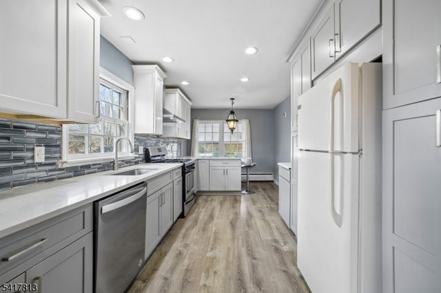 21 Readington Rd, Readington Twp., NJ 08889