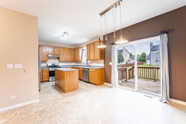 3183 Venetian Way, Montgomery, IL 60538