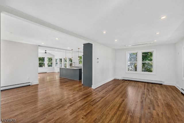 129 W Oak St, Bernards Twp., NJ 07920