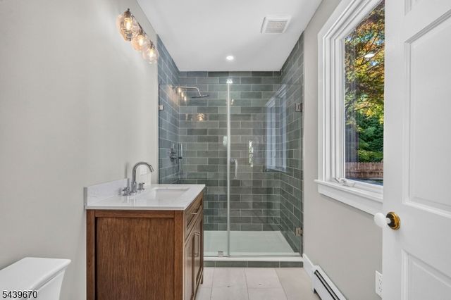 129 W Oak St, Bernards Twp., NJ 07920