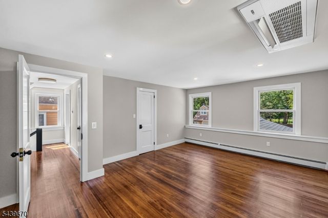 129 W Oak St, Bernards Twp., NJ 07920