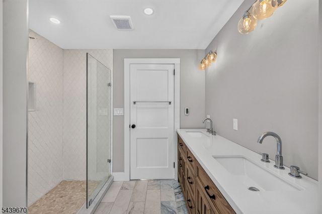 129 W Oak St, Bernards Twp., NJ 07920