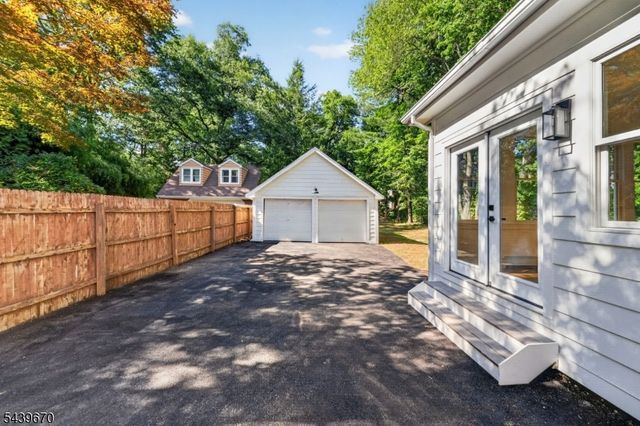 129 W Oak St, Bernards Twp., NJ 07920