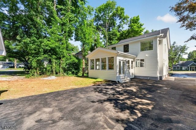 129 W Oak St, Bernards Twp., NJ 07920