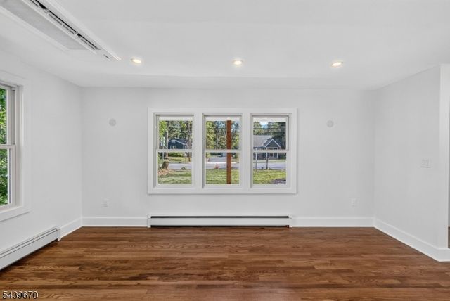 129 W Oak St, Bernards Twp., NJ 07920
