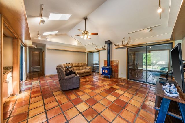 818 Bulwer Ave, Kerrville, TX 78028