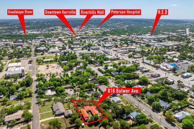818 Bulwer Ave, Kerrville, TX 78028