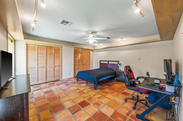 818 Bulwer Ave, Kerrville, TX 78028