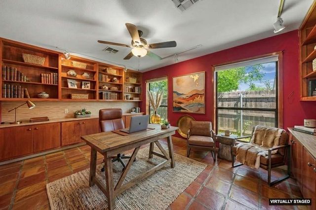 818 Bulwer Ave, Kerrville, TX 78028