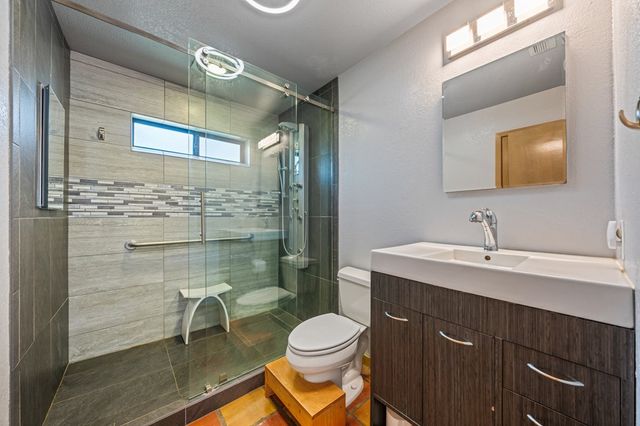 818 Bulwer Ave, Kerrville, TX 78028