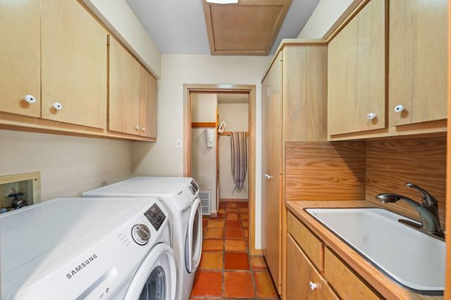 818 Bulwer Ave, Kerrville, TX 78028