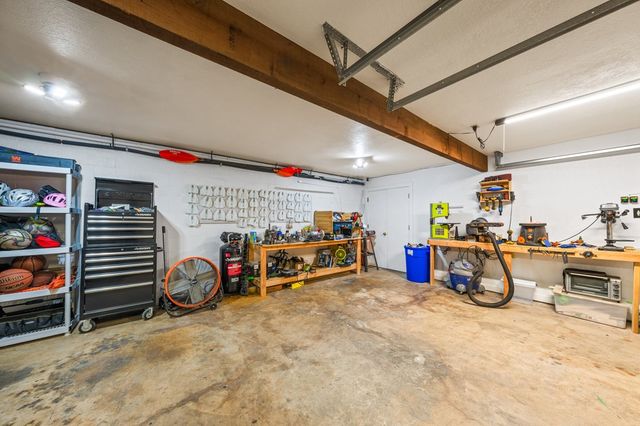 818 Bulwer Ave, Kerrville, TX 78028