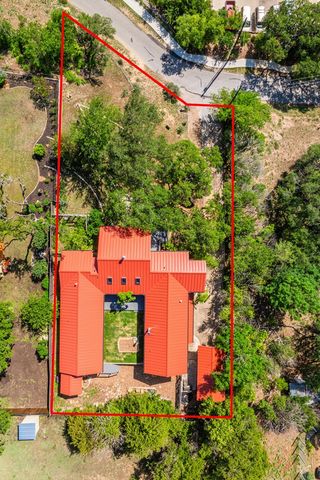 818 Bulwer Ave, Kerrville, TX 78028