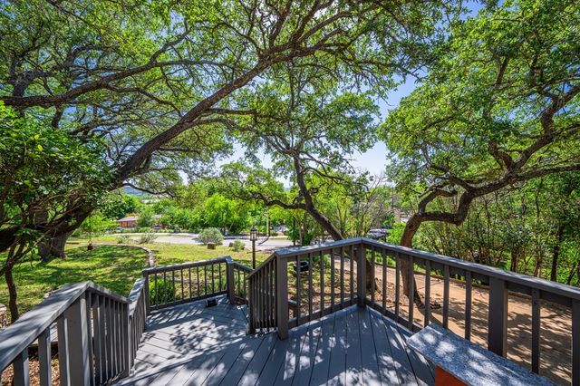 818 Bulwer Ave, Kerrville, TX 78028