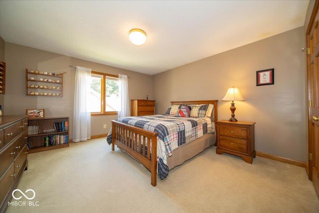 3897 S Woodfield Drive S, New Palestine, IN 46163