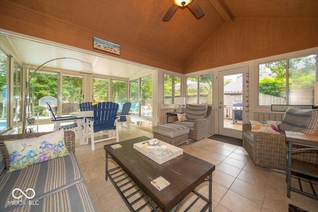 3897 S Woodfield Drive S, New Palestine, IN 46163