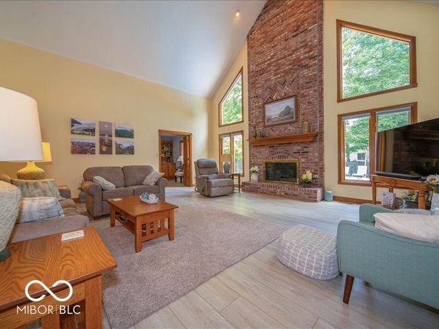 3897 S Woodfield Drive S, New Palestine, IN 46163