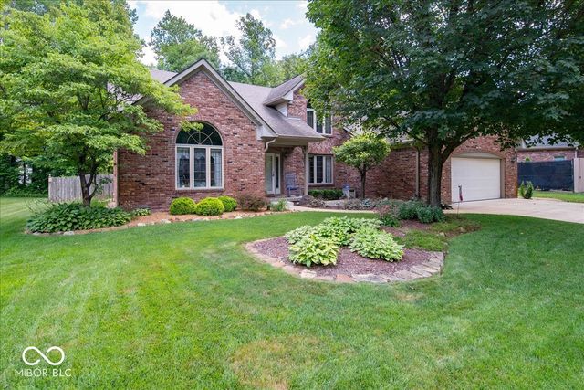 3897 S Woodfield Drive S, New Palestine, IN 46163