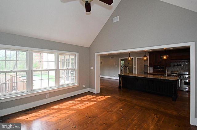 673 SPRING MOUNT RD, Schwenksville, PA 19473