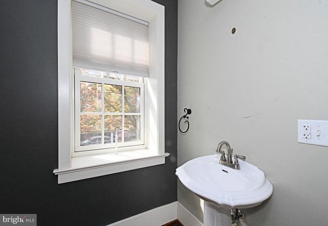 673 SPRING MOUNT RD, Schwenksville, PA 19473