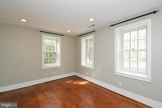 673 SPRING MOUNT RD, Schwenksville, PA 19473