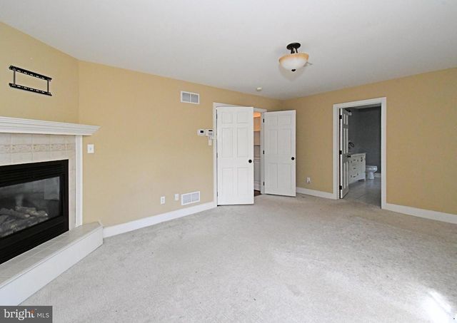 673 SPRING MOUNT RD, Schwenksville, PA 19473