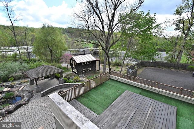 673 SPRING MOUNT RD, Schwenksville, PA 19473