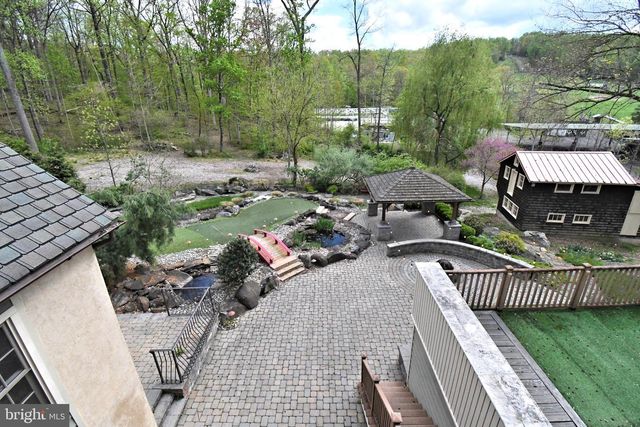 673 SPRING MOUNT RD, Schwenksville, PA 19473