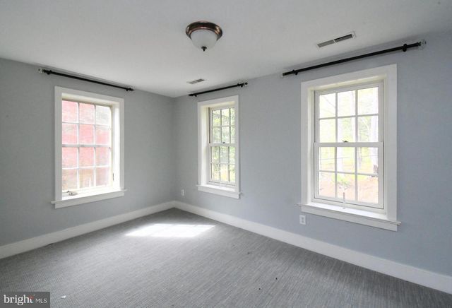 673 SPRING MOUNT RD, Schwenksville, PA 19473