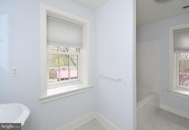 673 SPRING MOUNT RD, Schwenksville, PA 19473