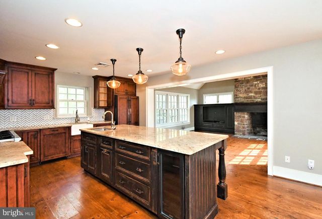 673 SPRING MOUNT RD, Schwenksville, PA 19473