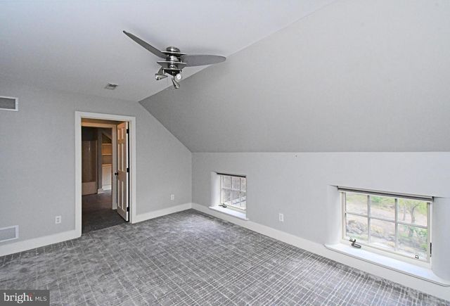 673 SPRING MOUNT RD, Schwenksville, PA 19473