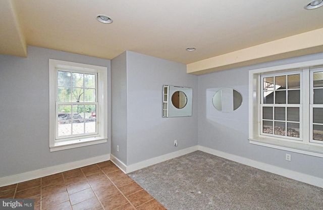 673 SPRING MOUNT RD, Schwenksville, PA 19473