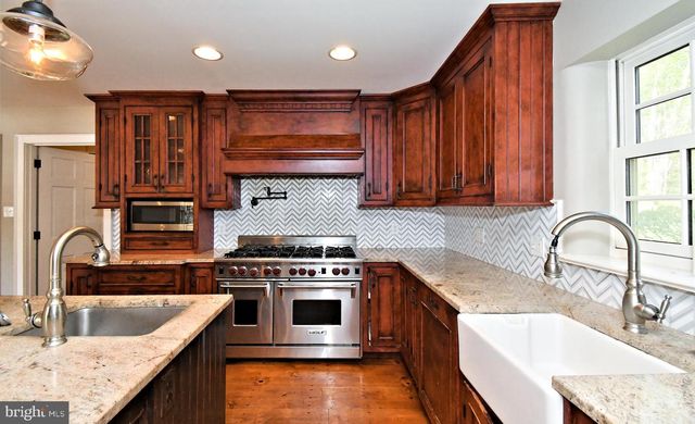 673 SPRING MOUNT RD, Schwenksville, PA 19473