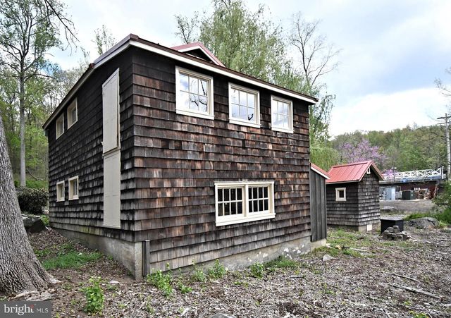 673 SPRING MOUNT RD, Schwenksville, PA 19473