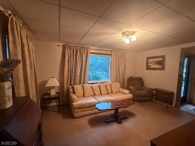 3 Illinois Trl, Hopatcong Boro, NJ 07843