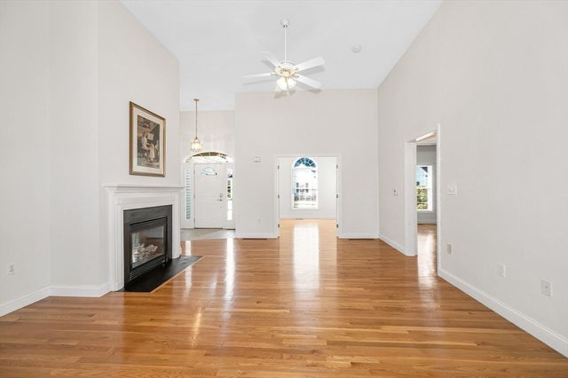 27 Holly Lane 27, Dracut, MA 01826