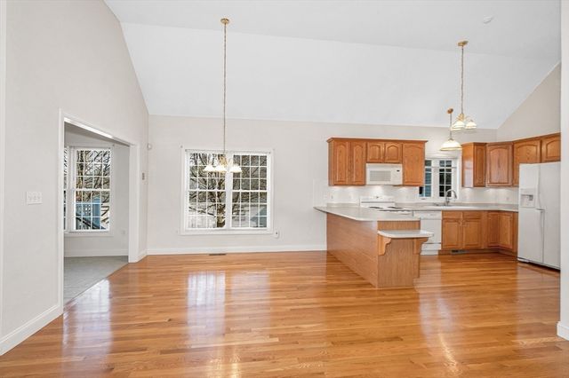 27 Holly Lane 27, Dracut, MA 01826