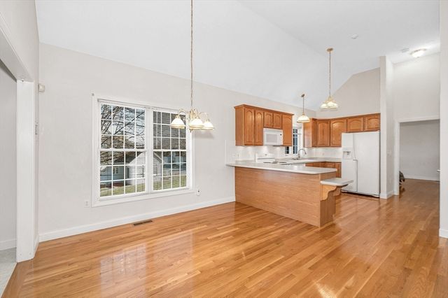 27 Holly Lane 27, Dracut, MA 01826