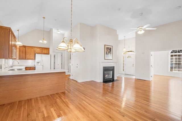 27 Holly Lane 27, Dracut, MA 01826