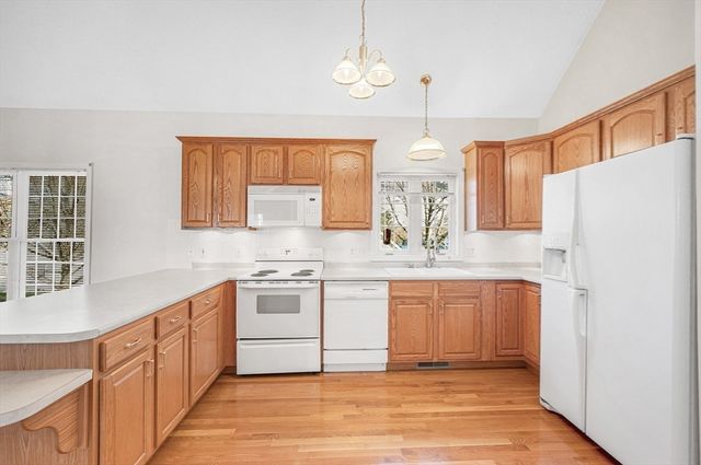 27 Holly Lane 27, Dracut, MA 01826