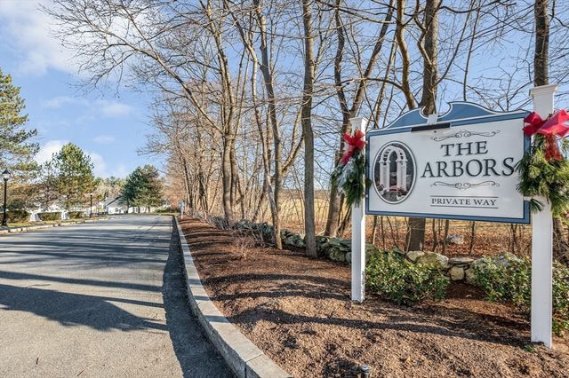 27 Holly Lane 27, Dracut, MA 01826