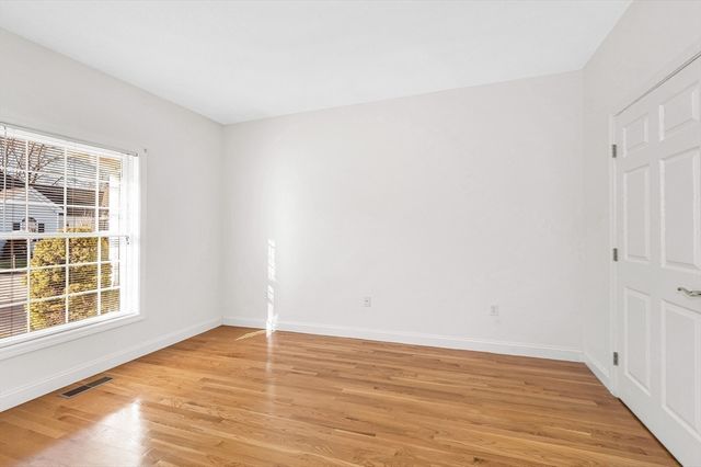 27 Holly Lane 27, Dracut, MA 01826