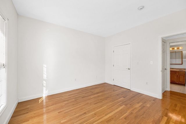 27 Holly Lane 27, Dracut, MA 01826