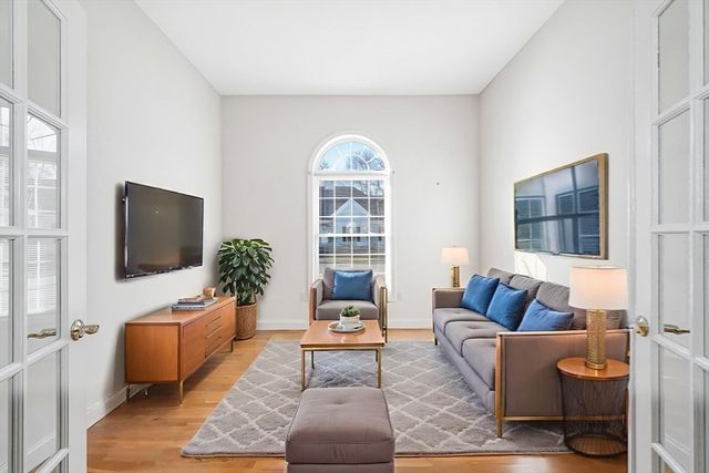 27 Holly Lane 27, Dracut, MA 01826