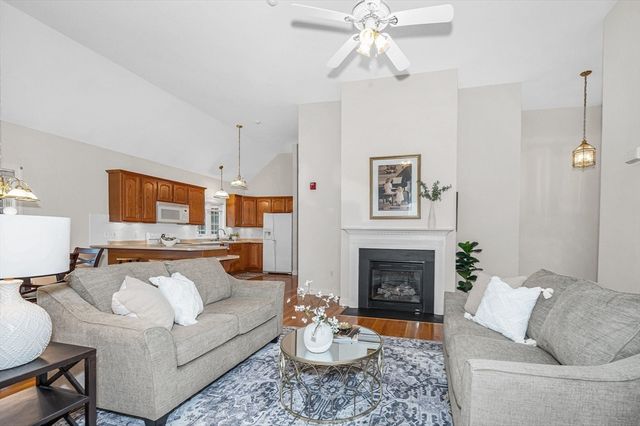 27 Holly Lane 27, Dracut, MA 01826