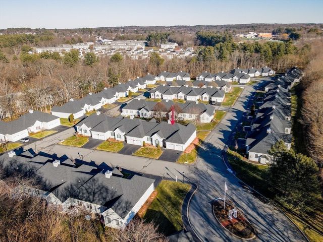 27 Holly Lane 27, Dracut, MA 01826