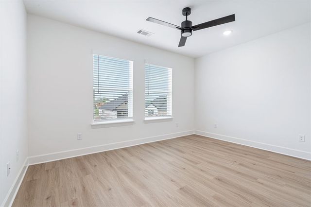 6907 SW Orange Avenue, Bentonville, AR 72713